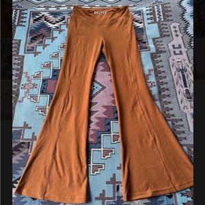 Wolven Flares in Tumeric (M)